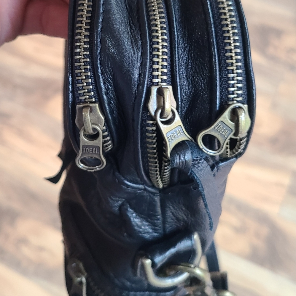 Wanderers crossbody - Picture 9 of 11